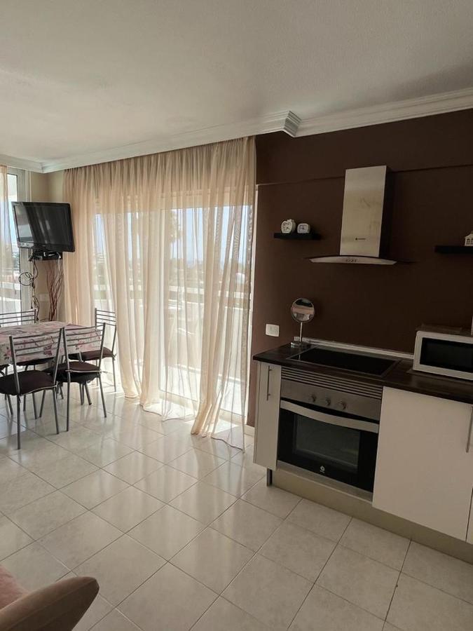 Cozy Apartment Near The Beach Playa de las Américas Buitenkant foto